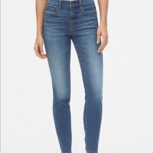 Gap premium mid rise skinny jeans 👖